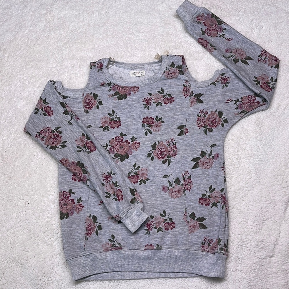Ultra Flirt Shoulder Cutout Rose Floral Pleated Sweater Women Size Small